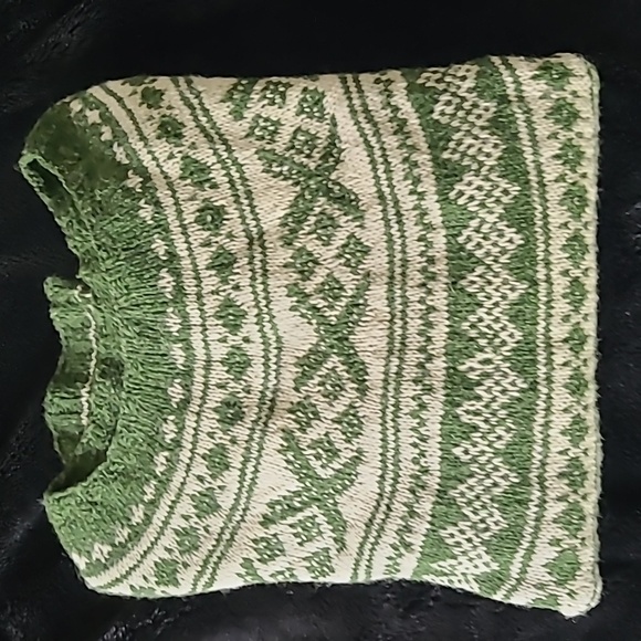 Nordic Hand knit men's sweater in 100% wool